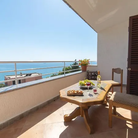 Sunrise Duilovo Διαμέρισμα *